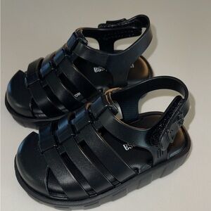 Mini melissa sandals size 5. Bubble gum scent
